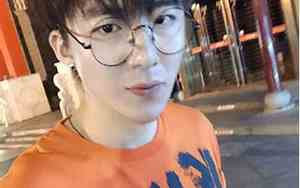 唱歌好听网红初中男孩